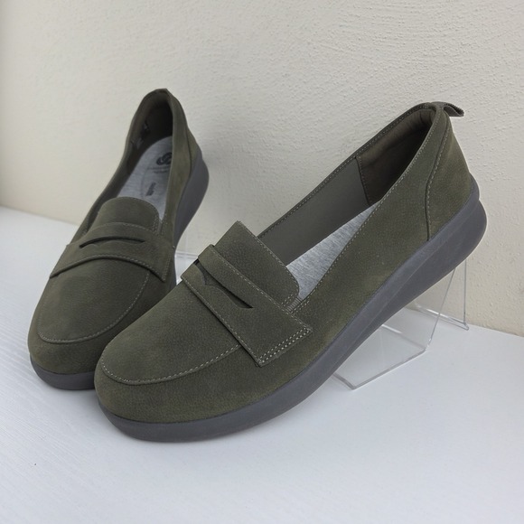 Clarks Shoes - Clarks Cloud Steppers Sillian 2.0 Hope Green Comfort Penny Loafers Wmns Sz 11 W